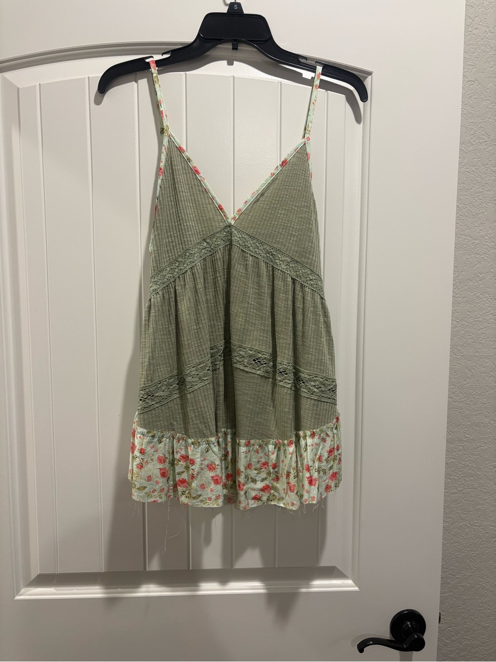 POL Boho Floral Lace Babydoll Tank Top Sage Green M